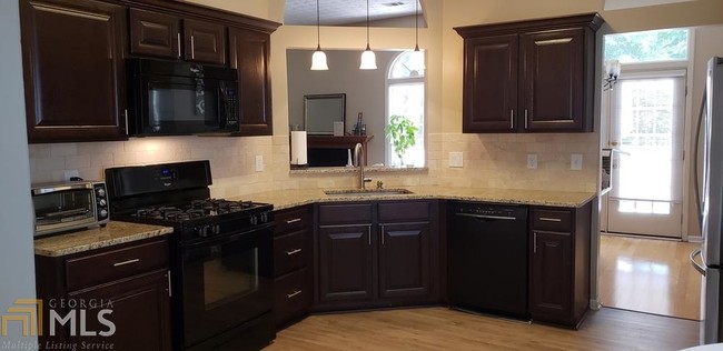 Building Photo - 10585 Summer Ridge Dr
