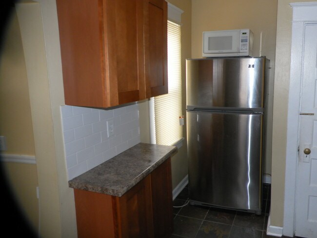 Foto del edificio - 127 E Providence Rd
