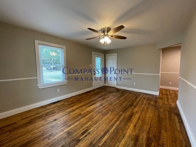 Building Photo - A Lovely 3 Bedroom, 2 Story Home Off Loudo...