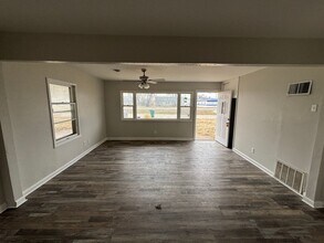 Building Photo - 21 Dora Dr