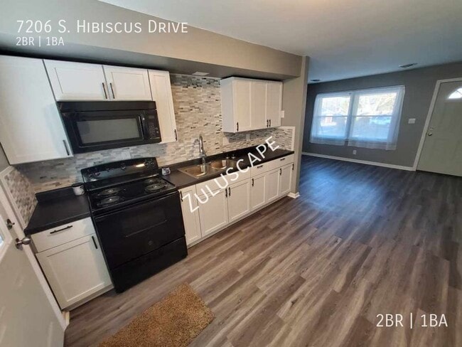 Building Photo - 7206 S Hibiscus Dr