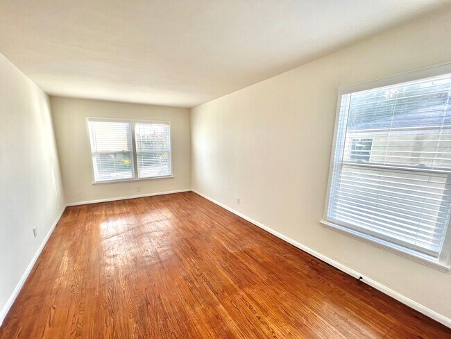 Spacious Bedroom - 2459 Torrance Blvd