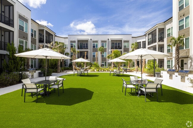 Building Photo - Mira at Palmer Ranch