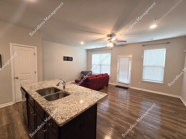 Foto del edificio - 8431 Douglass Trail