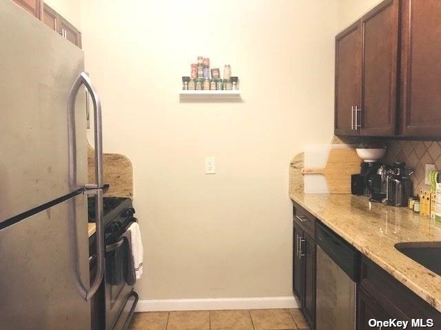 Foto del edificio - 1 Birchwood Ct