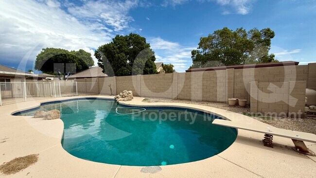 Building Photo - 6445 W Taro Ln