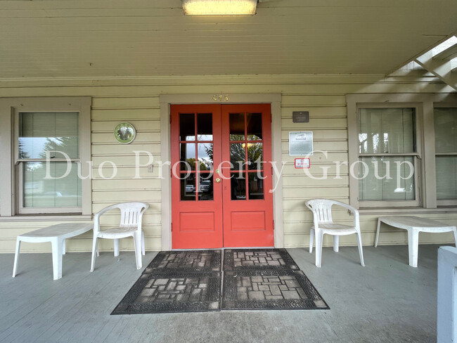 Building Photo - 846 F St