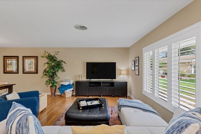 Building Photo - 2490 Lauder Dr