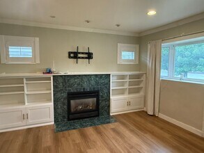 Building Photo - 1053 W 500 N