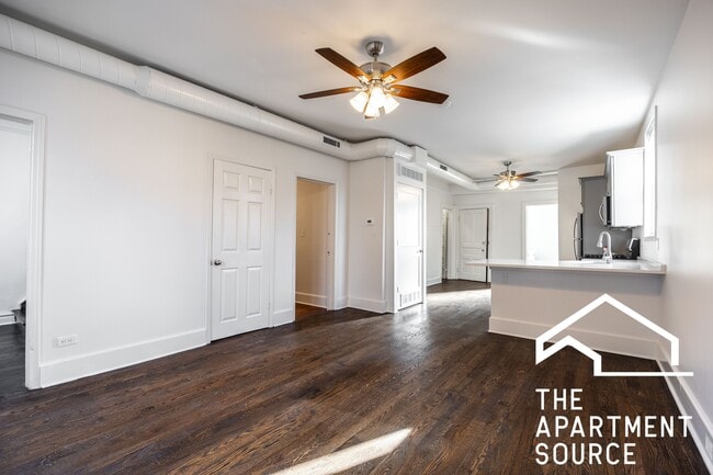 Foto del edificio - 3135 N Oakley Ave