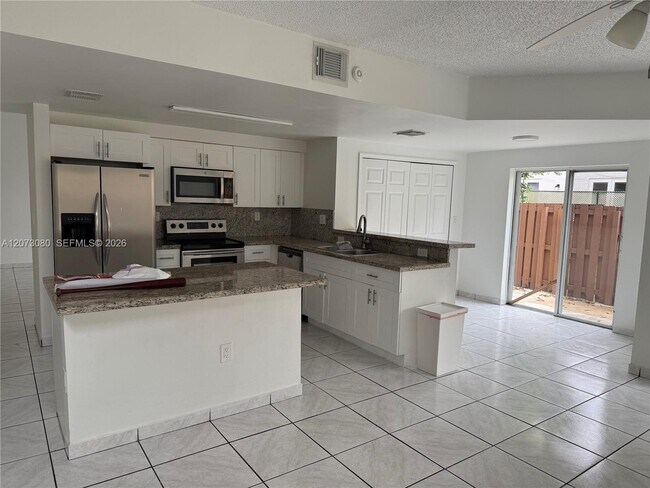 Foto del edificio - 15870 SW 85th Ln