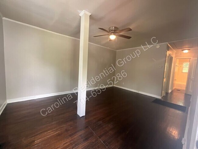 Foto del edificio - 6013 Carver Blvd