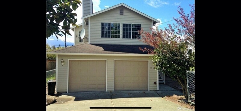 Primary Photo - 10545 Interlake Ave N
