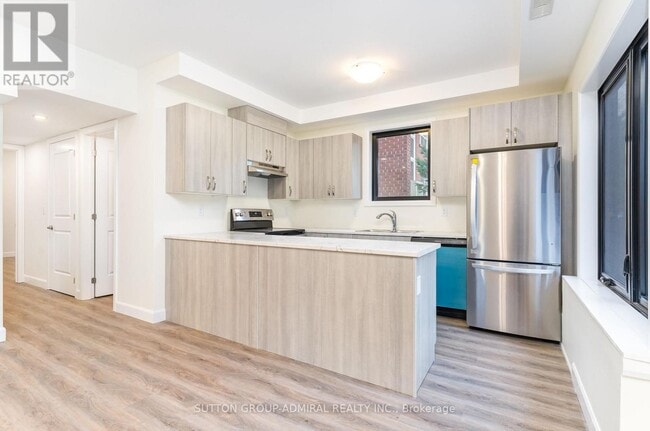 Building Photo - 274 King St E