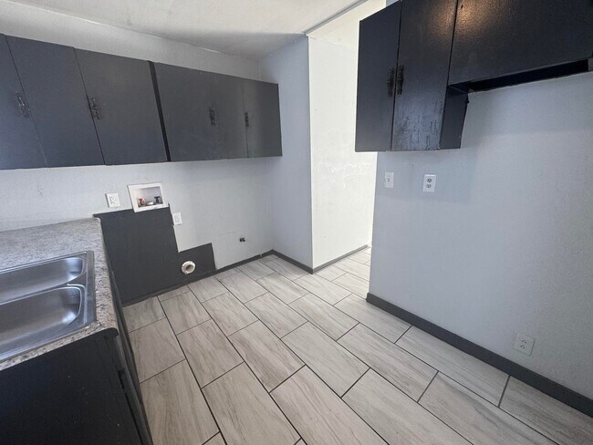 Foto del edificio - 905 Southmoor-