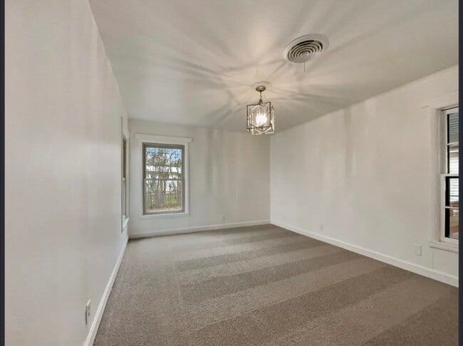 Building Photo - 1806 Jackson Dr