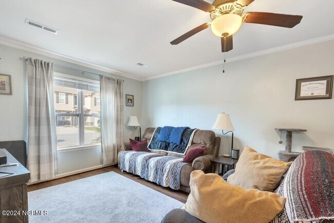 Foto del edificio - 304 Glenellen Loop Rd