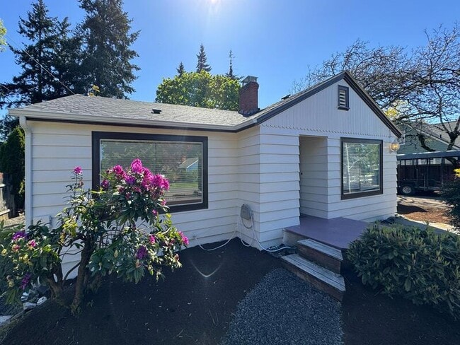 Photo - 801 Dorris St House