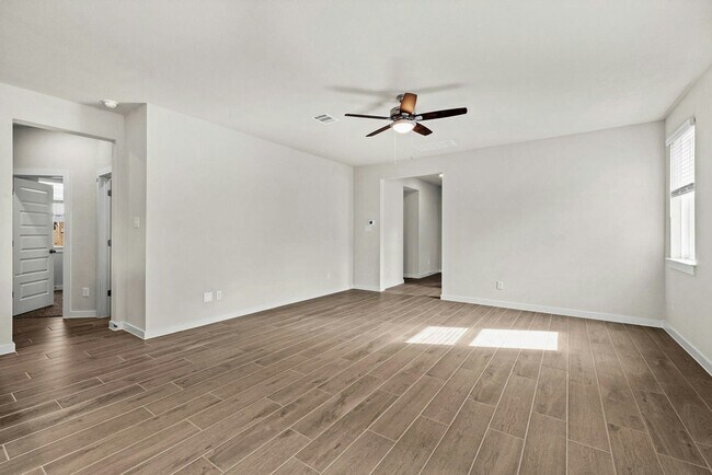Foto del edificio - 2725 Stone Branch Dr