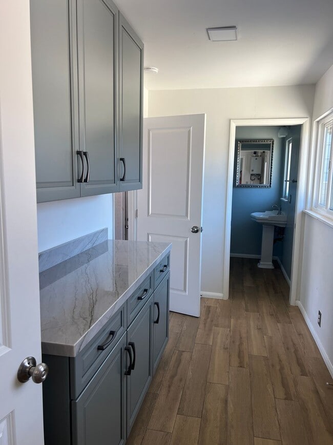 Building Photo - Ventura 3+2 bedroom single family home!