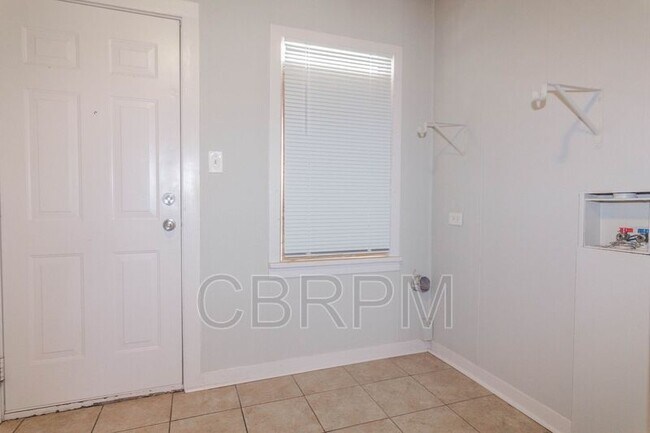 Foto del edificio - 2426 26th St