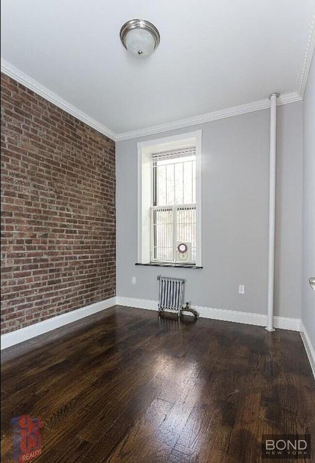 Foto del edificio - 72 W 108th St