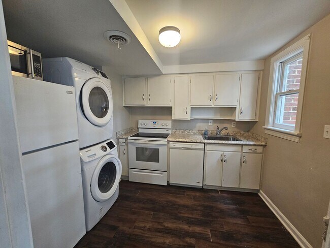 Foto del edificio - NEW LISTING!!!! Dont Miss Out