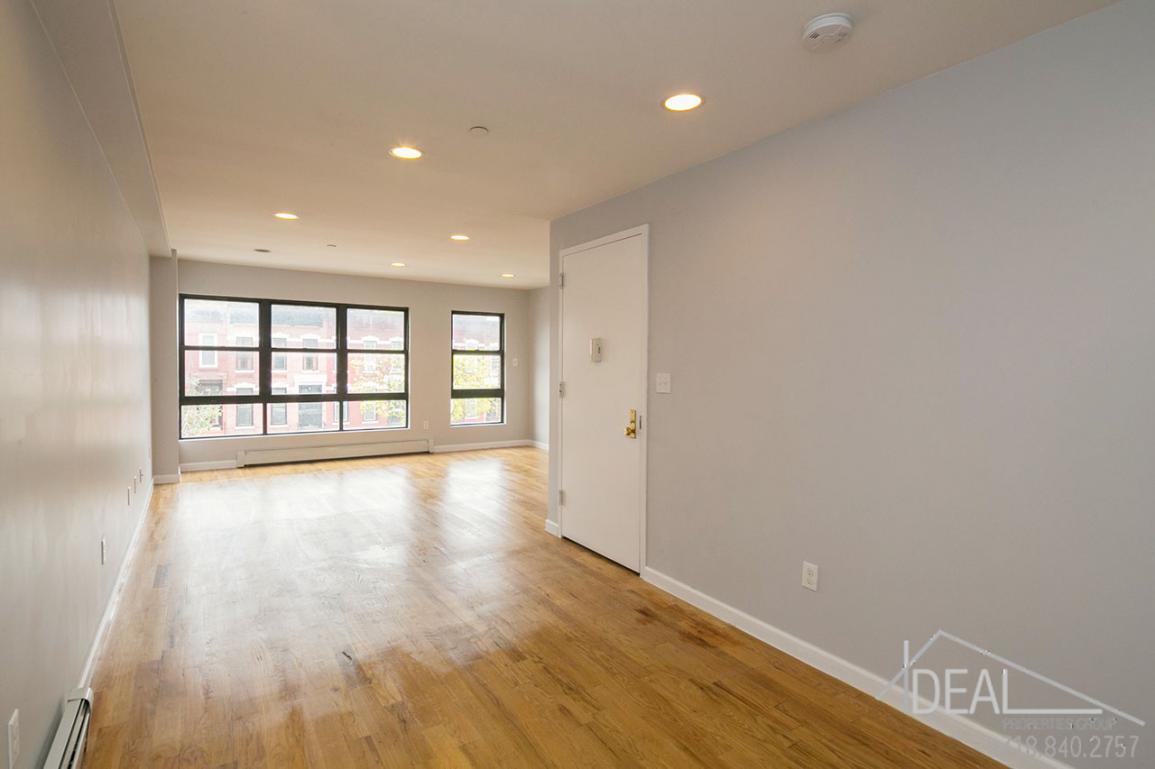 Primary Photo - 1554 Pacific St
