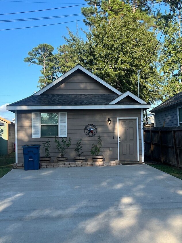 Foto principal - Charming 2BR House in Montgomery