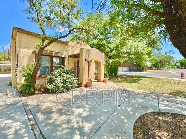 Foto del edificio - 2702 23rd St