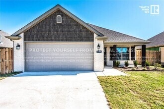 Building Photo - 124 N Benchmark Ln