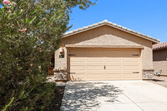 Building Photo - 12835 N Peony Dr