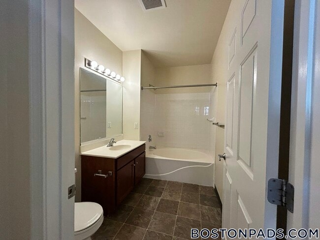 Building Photo - 311 Lowell St