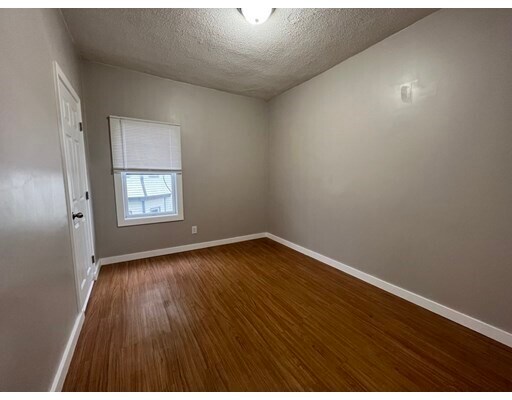 Building Photo - 471 E Main St