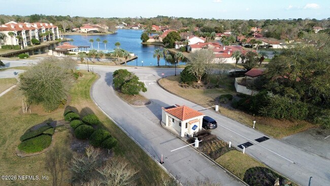 Foto del edificio - 4632 Corrientes Cir N