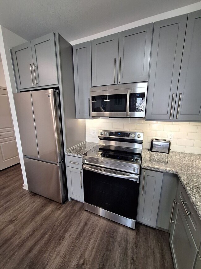 Building Photo - CH-Cortland Flatirons