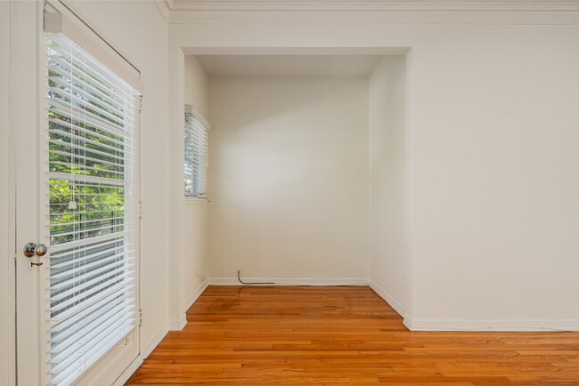 Living Room Nook/Office - 1240 1/2 S La Jolla Ave