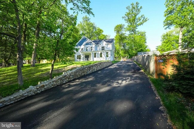Foto del edificio - 5604 Clermont Dr