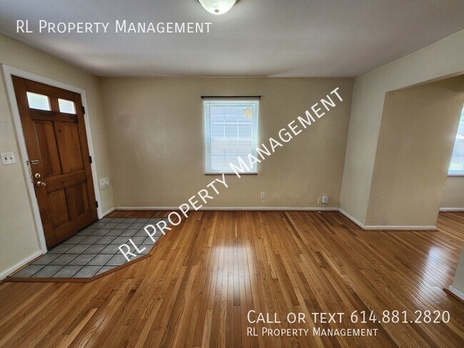 Building Photo - Cozy 2 bedroom 1 bathroom townhome in East...