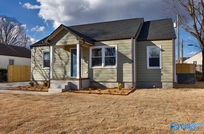 Building Photo - 3904 Cypress Ave SW