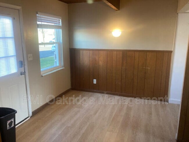 Foto del edificio - 1527 Spruce Ave