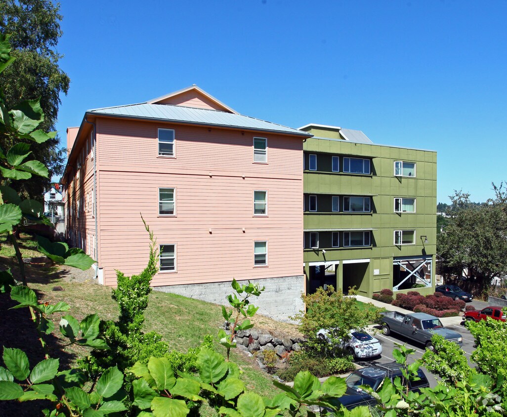 Foto del edificio - Frank Chopp Place