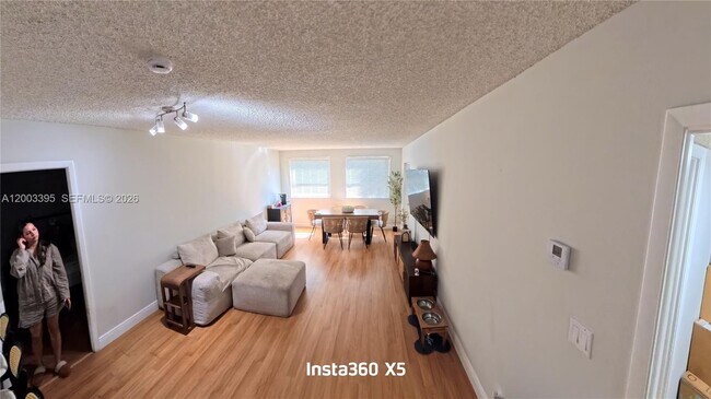 Foto del edificio - 8120 Geneva Ct