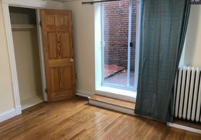 Building Photo - 378 Riverway