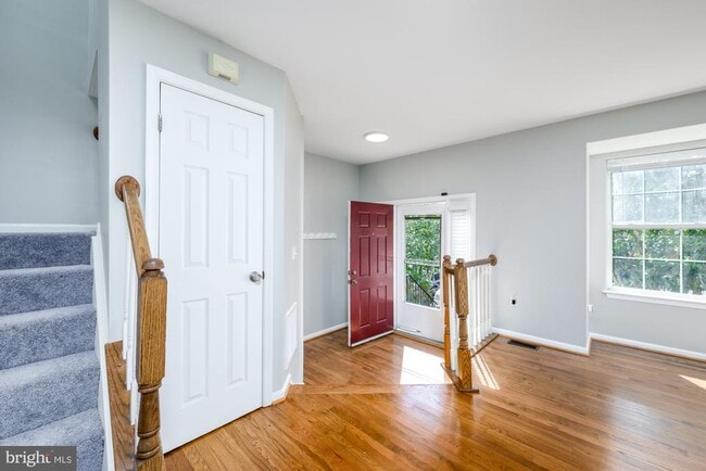 Building Photo - 105 Brenwick Ct