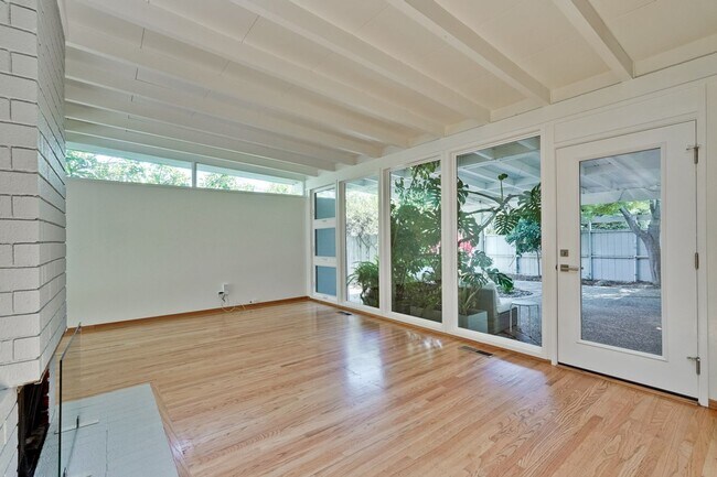 Foto del edificio - 3 Bed 2 Bath Mackay Home in Desirable Mont...