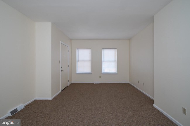 Foto del edificio - 829 W 9th St