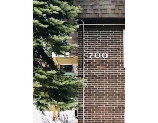 Primary Photo - 700 Robbins Ave