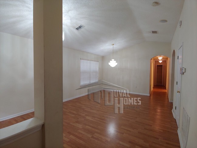 Building Photo - 1139 Pippin St