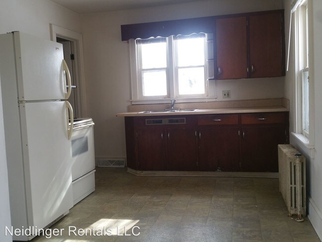 Building Photo - 314 E Burd St